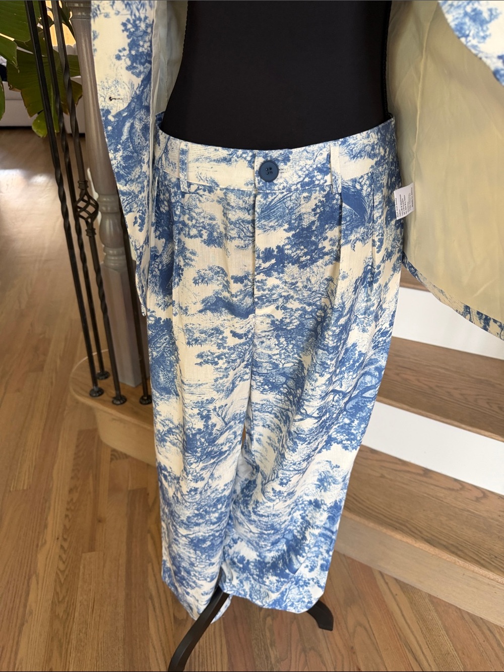 NWT Commense Blue and White Toile Sleeveless Pant Set (medium) - Picture 3 of 6